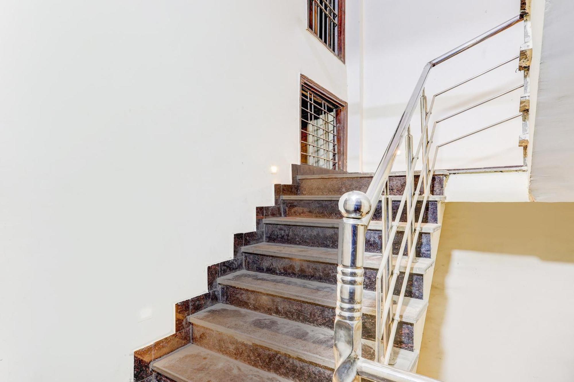ניו דלהי Hotel O Hari Nagar Ashram מראה חיצוני תמונה