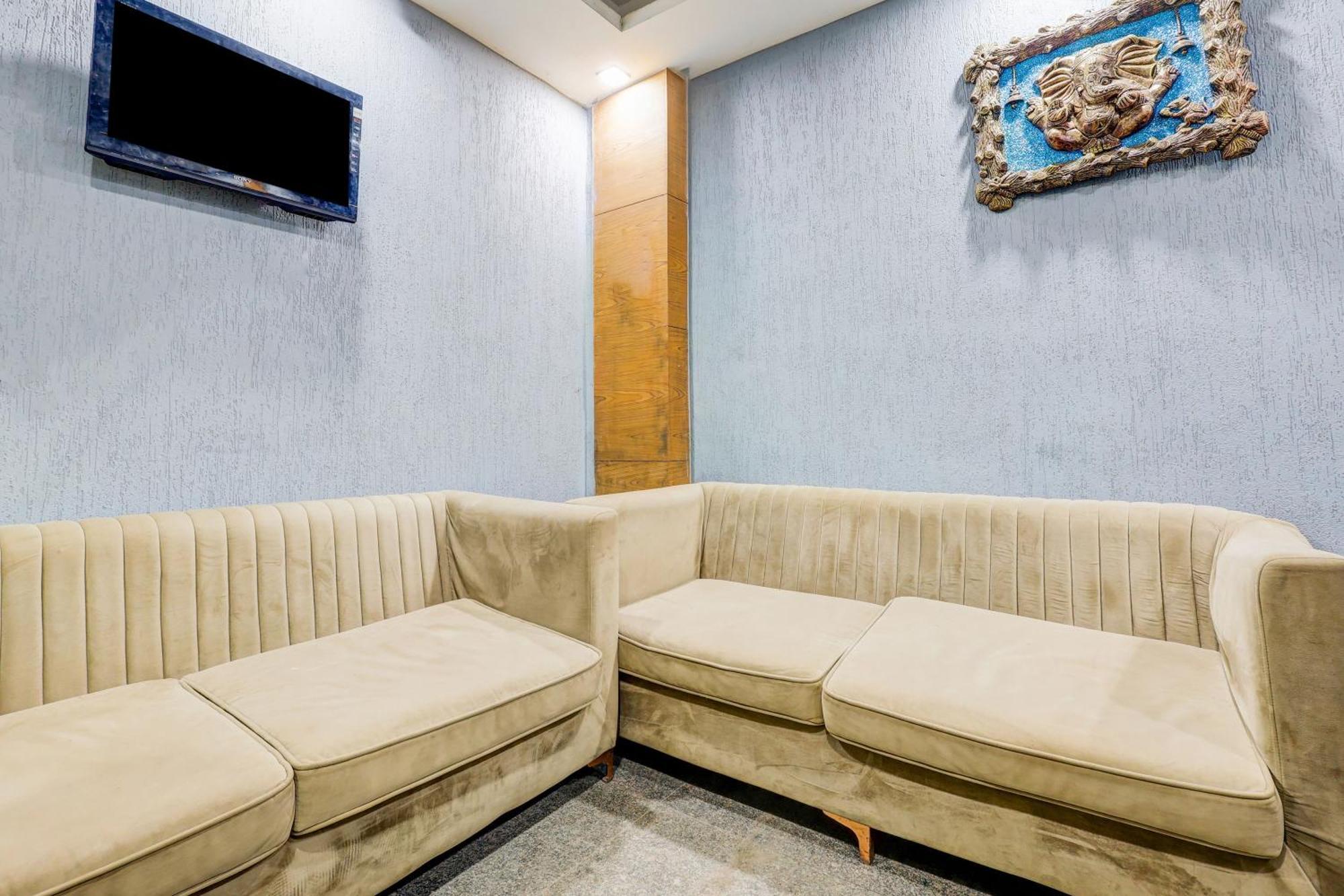 ניו דלהי Hotel O Hari Nagar Ashram מראה חיצוני תמונה